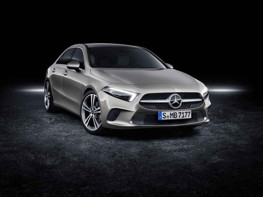  Mercedes-Benz A-Class Sedan (V177) 2018 года  (WW) (фото 6 из 19)